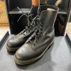 Dr. Martens pascal leather boot 10 eye soft combat size 41